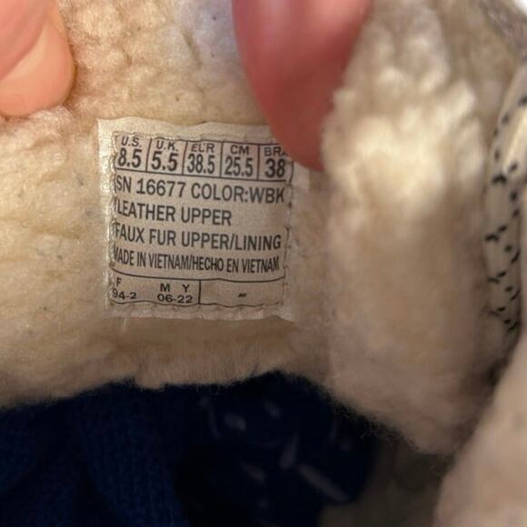 Sketchers On the Go Cream Off White Lace up Suede Shearling Ankle Boot Size 8.5 - Picture 7 of 8